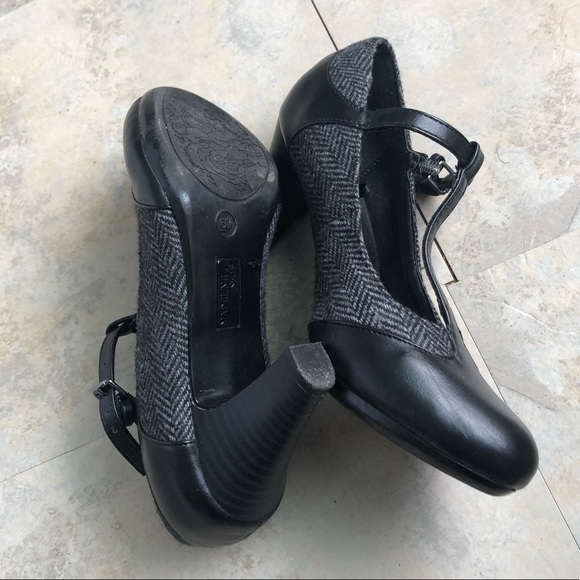 Black, professional, low heel - Picture 6 of 6